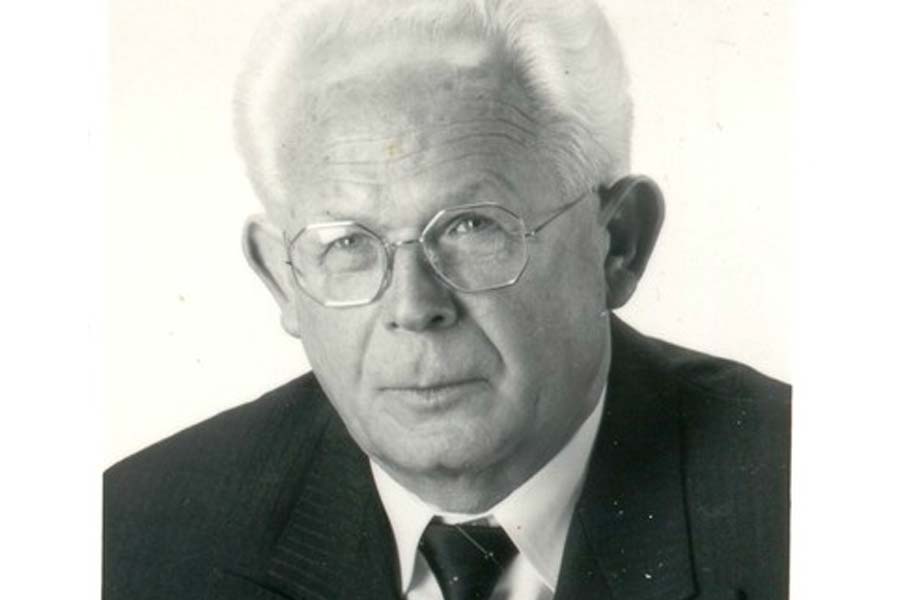 1957